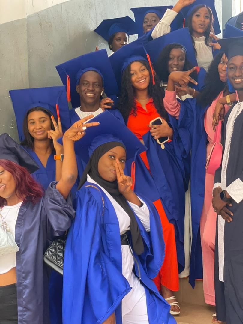 Élèves diplômés du Groupe Les Pédagogues